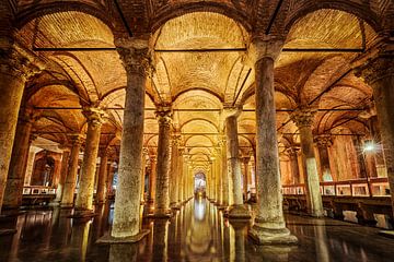 Basiliek Cisterne in Istanbul van Michael Abid
