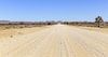 Woestijnpad in Namibië van Achim Prill thumbnail