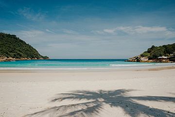 Strand van Koh Racha, Phuket van Raymond Gerritsen