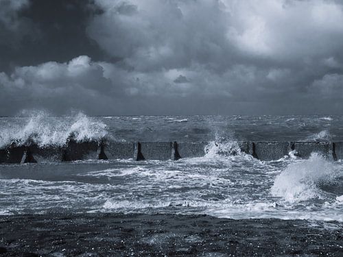 Dark clouds above the wadden