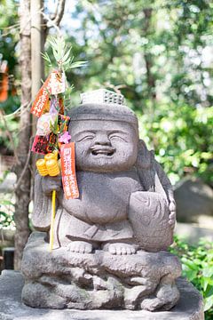 Figuur bij Japanse tempel van Ineke Timmermans