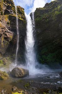 Kvernufoss waterval in IJsland van Tim Vlielander