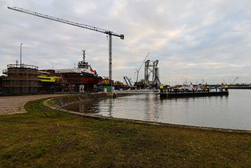 work in the port of Rotterdam by SchraMedia