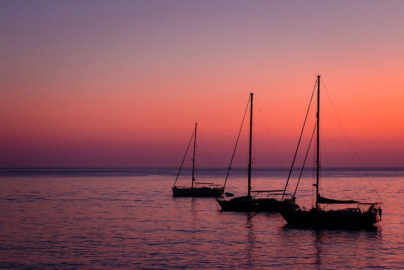 Sonnenuntergang Segelboote - Segelboote bei Sonnenuntergang von Marly Tijhaar
