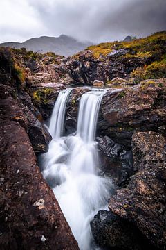 Chute d'eau mystique sur l'île de Skye sur Krijn van der Giessen