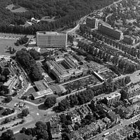 1977: Historische zwart/wit luchtfoto van het Kunst Museum