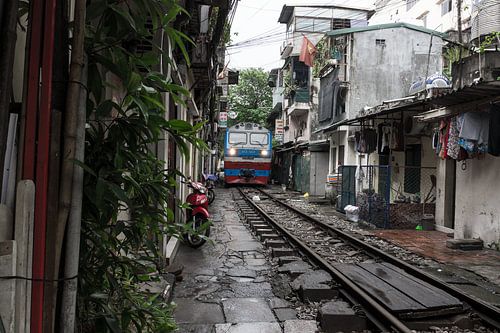 Treinspoor midden in Hanoi