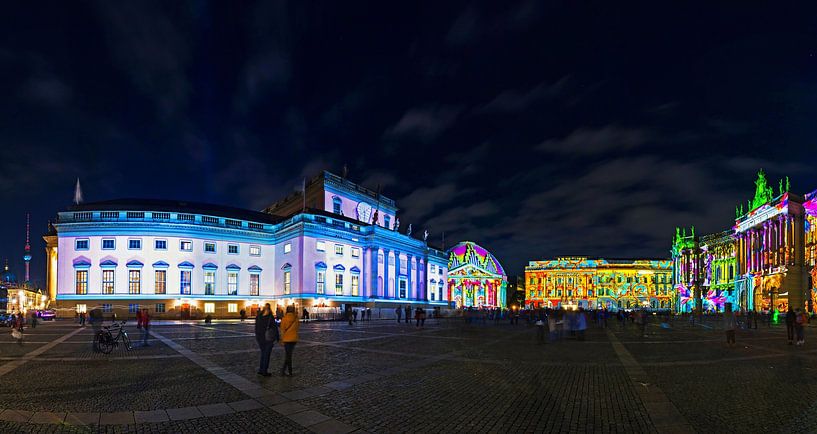 Berlijn Bebelplatz Panorama - 's Nachts in een bijzonder licht van Frank Herrmann