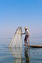 Pêcheur Birman au lac Inle II par Thijs van den Broek Aperçu