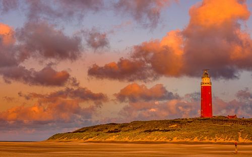 Phare au coucher du soleil