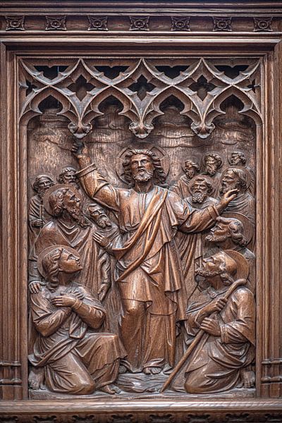 Religious carving of Jesus and his 12 disciples by Harrie Muis