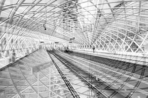 Metrostation Den Haag CS double exposure in zwart-wit van Marianne van der Zee