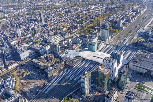 Luchtfoto van het CS en Hoog Catharijne in Utrecht.