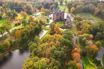 Castle the hair during autumn! by Peter Haastrecht, van