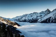Zee van wolken boven de Chamonix-vallei van Jc Poirot thumbnail
