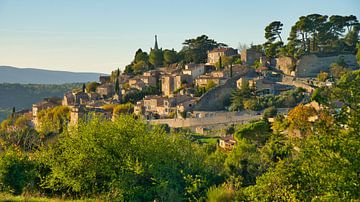 Mooi dorp Bonnieux in de Provence van Tanja Voigt