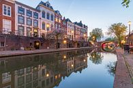 Oudegracht Utrecht in der Abenddämmerung von Russcher Tekst & Beeld Miniaturansicht