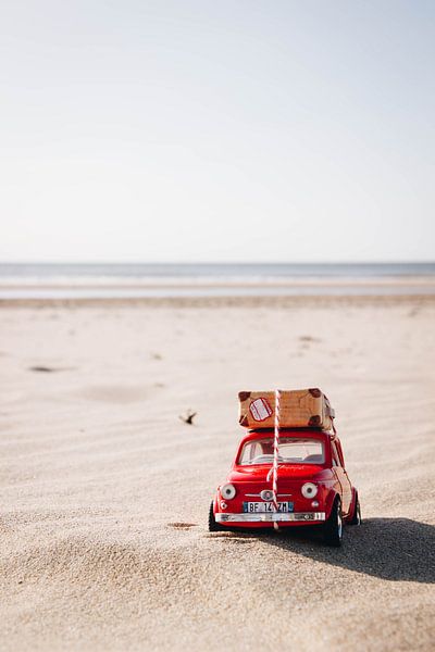 Fiat 500 during the golden hour on the beach of Zandvoort aan Zee | Dutch beach photography by Evelien Lodewijks