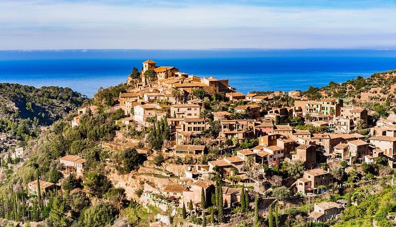 Mallorca Spanien, altes mediterranes Dorf von Deia, Balearische Inseln von Alex Winter