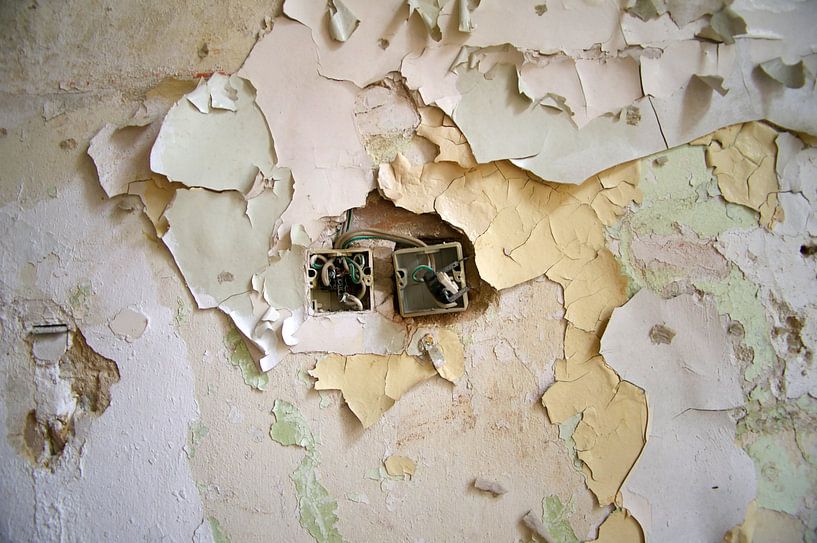 Stopcontact by XPOOZ your identity