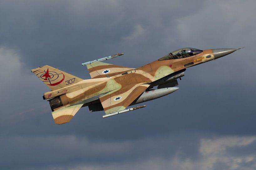 F-16 de l'armée de l'air israélienne combattant le Falcon par Dirk Jan de Ridder - Ridder Aero Media