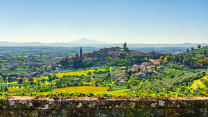 Panorama auf die Bergstadt Castiglion Fiorentino im Val di Chiana