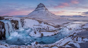 The silhouette of Kirkjufell