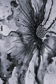 Moderne Blume in Schwarz-Weiß. Abstrakte Formen und Linien vermitteln eine ruhige Gelassenheit.