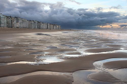 Surrealistisch Winter Strandzicht, Belgische Kust