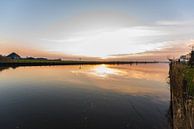 Zonsondergang over het water van Brian Morgan thumbnail