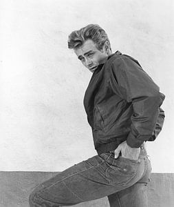 James Dean op filmset, 1955 van Bridgeman Images