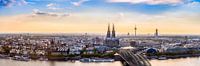 Keulen's skyline op een mooie zomeravond van Günter Albers thumbnail