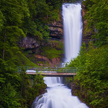 Giessbachwaterval, Zwitserland van Henk Meijer Photography