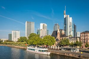 Blick auf die Skyline von Frankfurt vom Eisernen Steg