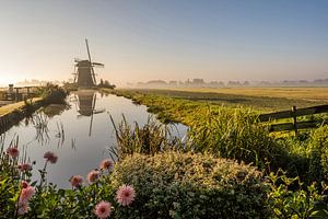 Zondsopkomst bij de Molen in de driemanspolder Leidschendam, Nederland van Jolanda Aalbers