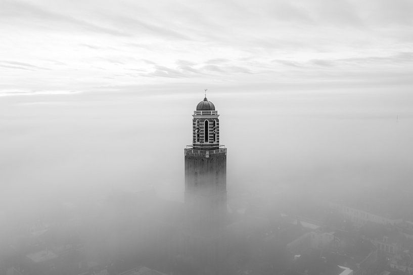 Peperbus dans le brouillard, Zwolle par Thomas Bartelds