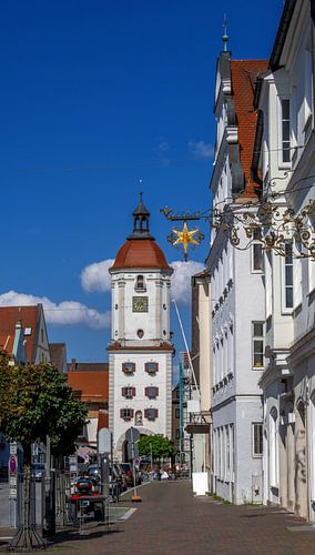 De centrale poorttoren in Dillingen