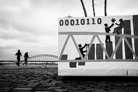 Waalbrug Nijmegen - Zwart-wit van FUNKYPIX
