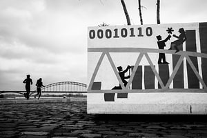 Waalbrücke Nijmegen – Schwarz-Weiß