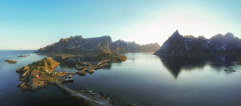Reine, Lofoten by Roelof Nijholt