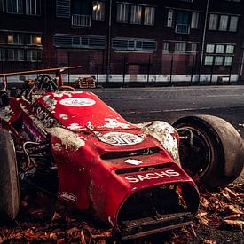 Voiture de course Indy ancienne formule sur Lesley Gudders