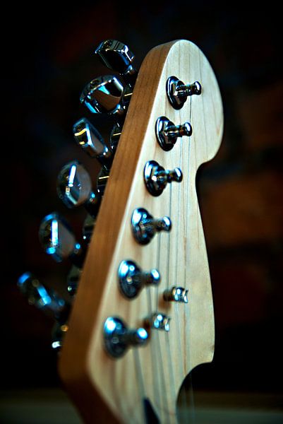 guitar 1 by Norbert Sülzner