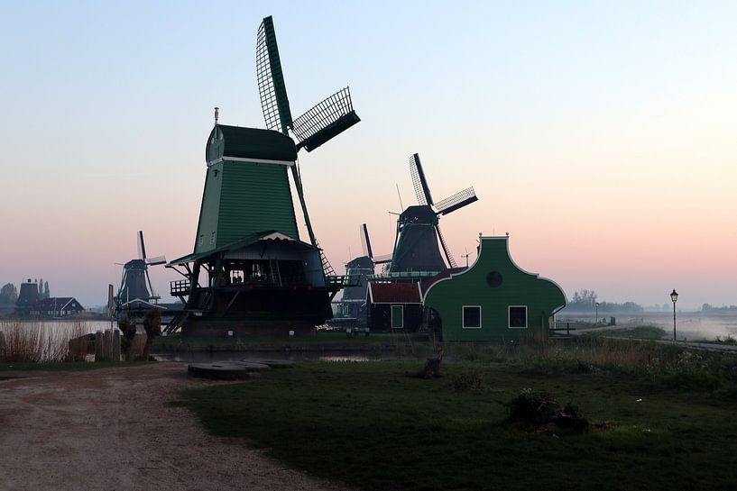 Mills Zaanse ramp by Jan Albada