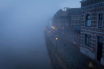 Maastricht in de mist van Studio Zwartlicht