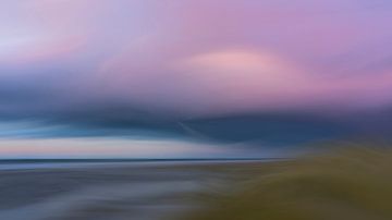 Ciel violet du soir sur la mer du Nord sur Greetje van Son