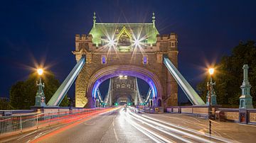 Londen Tower Bridge tijdens spitsuur van Henk Meijer Photography