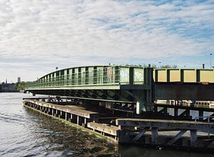 Wiedauwkaai-Brücke und Skyline von Gent