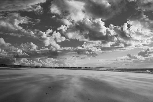 Het Banjaardstrand op Noord-Beveland met indrukwekkende wolken