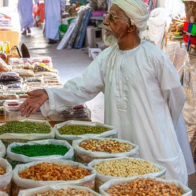 Oriental market in Oman with spices by Tilo Grellmann