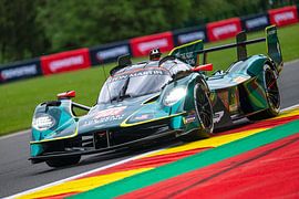 De Aston Martin Valkyrie hypercar op Spa-Francorchamps van Sjoerd van der Wal Fotografie